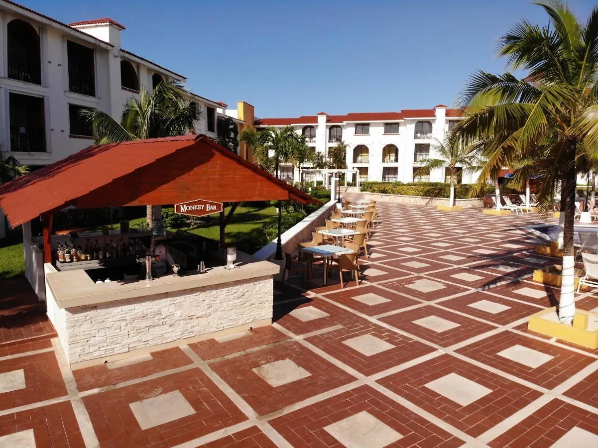 ****  Cozumel Hotel & Resort Trademark Collection By Wyndham Мексика