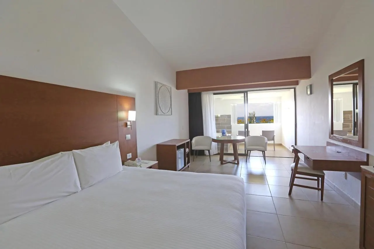****  Cozumel Hotel & Resort Trademark Collection By Wyndham Мексика